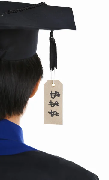 Face arrière de l'étudiant diplômé avec étiquette coûteuse — Photo