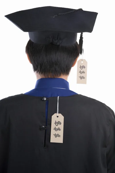 Face arrière de l'étudiant diplômé avec étiquette coûteuse — Photo