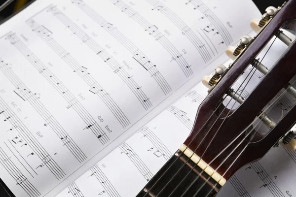 古典的なギターと音楽の和音 — ストック写真