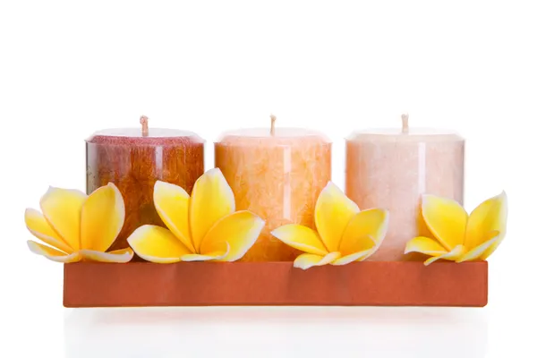 Velas aromáticas con frangipani — Foto de Stock