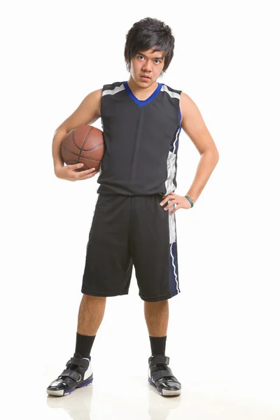 Basket spelaren pose — Stockfoto