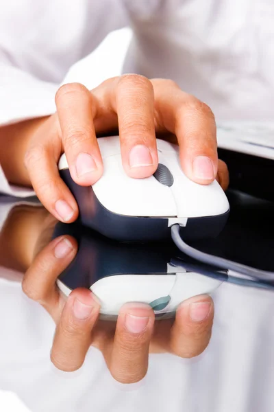 Hand with index finger pressing left mouse button — Stock Photo, Image