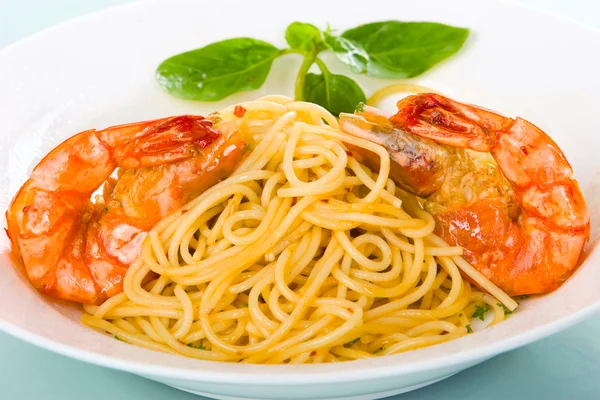 Zwykły spaghetti z krewetkami — Zdjęcie stockowe