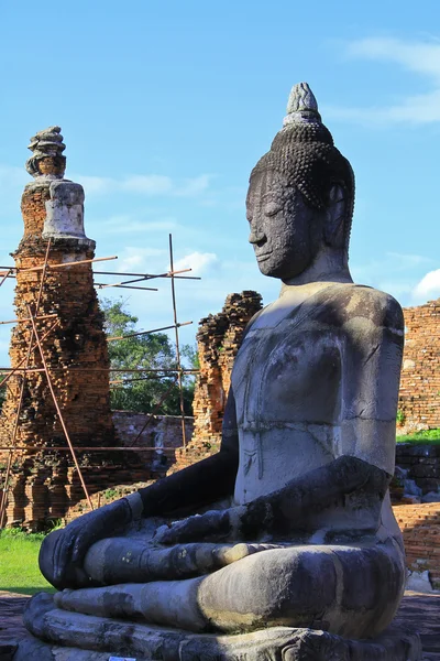 Statua in pietra di un Buddha — Foto Stock