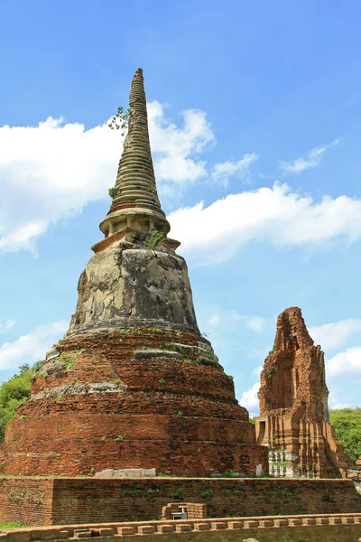 Ancient Pagoda & Ruins — Stock Photo, Image
