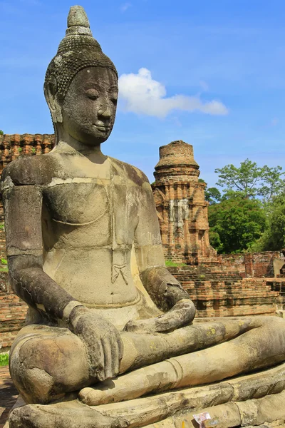 Steinstatue eines Buddhas — Stockfoto