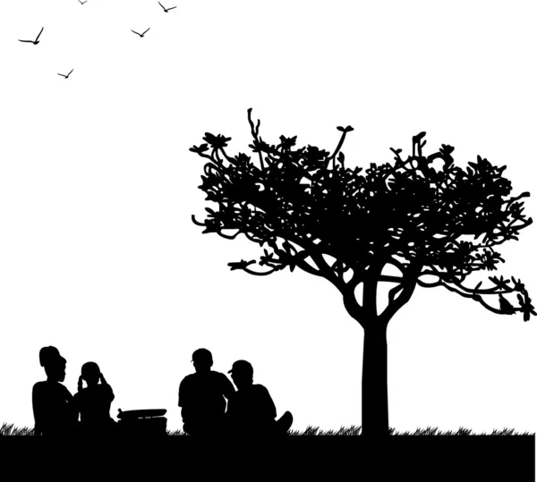 Familie picknick in het park in voorjaar silhouet — Stockvector