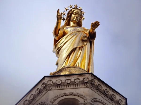 Estatua de la Virgen María en Aviñón, Palacio de los Papas, Francia — Foto de Stock