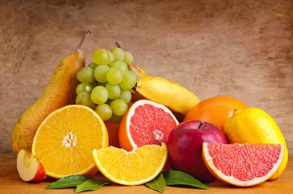 Барвиста група фруктів — стокове фото