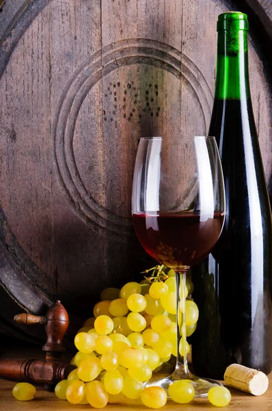 Assortment with wine and grapes — Stock Photo, Image