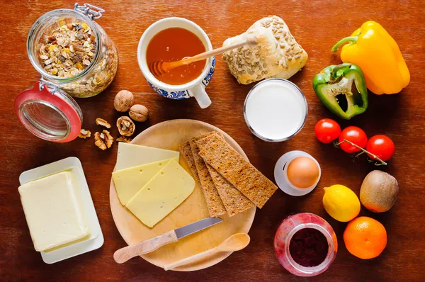 Reggeliző asztal, az egészséges táplálkozás — Stock Fotó