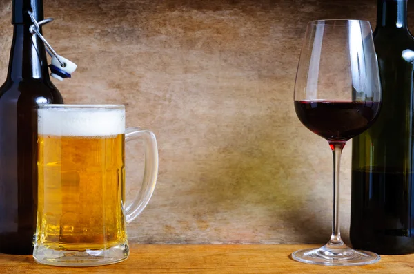 Piwo i wino — Zdjęcie stockowe
