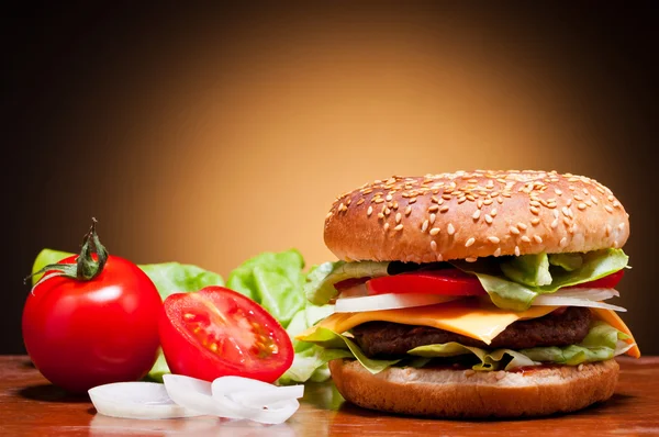 Hamburger a zelenina — Stock fotografie