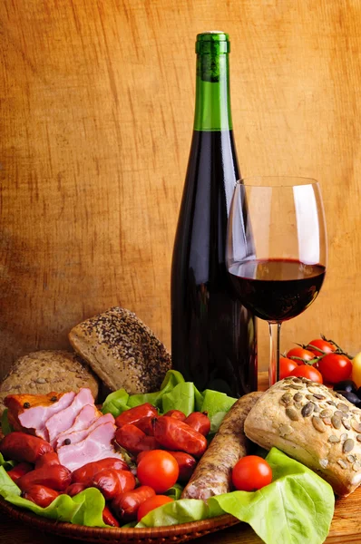 Geleneksel yiyecek ve şarap — Stok fotoğraf