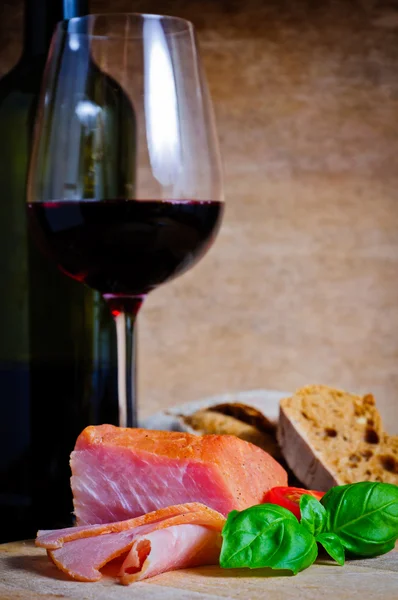 Jambon ve şarap — Stok fotoğraf
