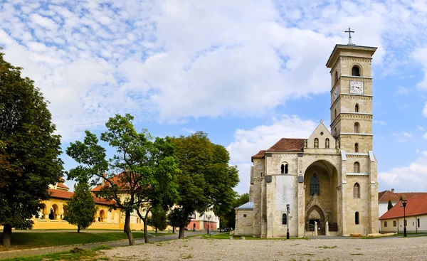 Panorama mit katholischer kirche in alba iulia — Stockfoto