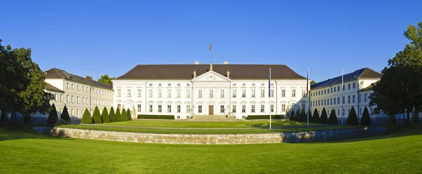 Panorama med palatset bellevue i berlin — Stockfoto