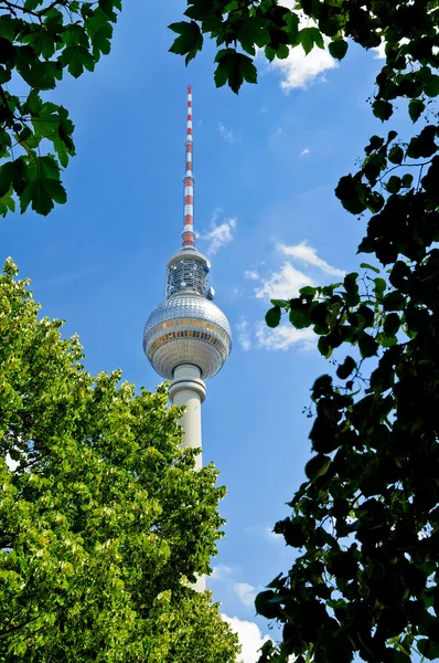 Fernsehturm (torre de televisión) en Berlín — Foto de Stock