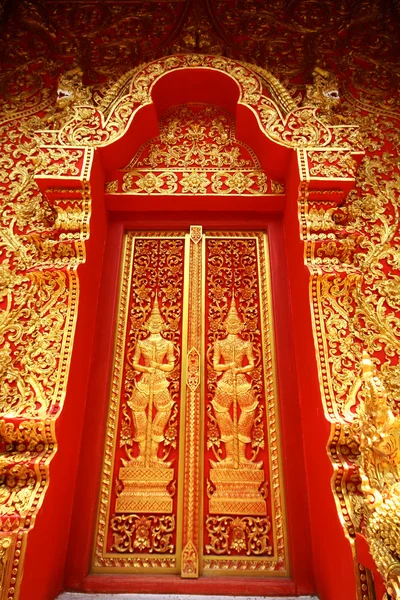 Двері традиційного тайського мистецтва — стокове фото