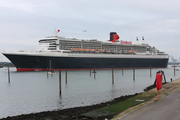 stock image Queen Mary 2 with 60th Jubilee banners