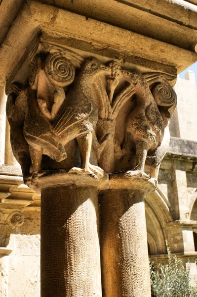Detail ibukota gothic di Se Velha — Stok Foto