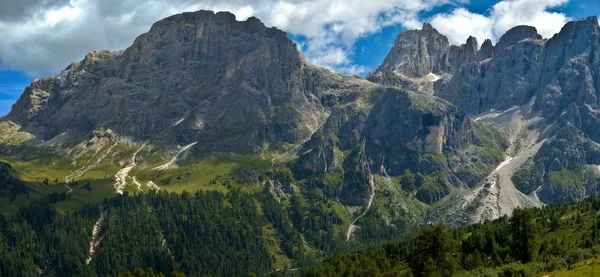 Monte Mulaz e o topo do Focobon, Dolomitas — Fotografia de Stock
