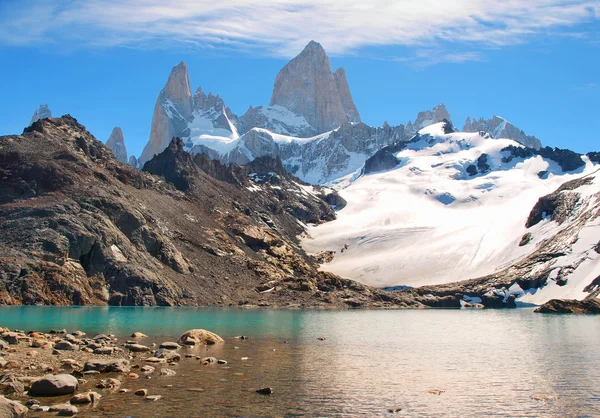 Berglandskap med mt. fitz roy i Patagonien, Sydamerika — Stockfoto
