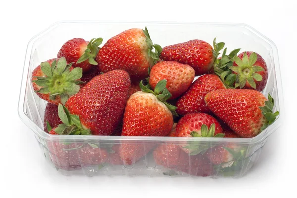 Erdbeerhaufen isoliertes Paket — Stockfoto