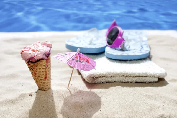 Ice ceram on beach holiday vacation hot days concept — Stock Photo, Image