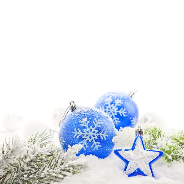 Χριστούγεννα διακόσμηση με μπάλες αστέρι και νιφάδες χιονιού — Φωτογραφία Αρχείου