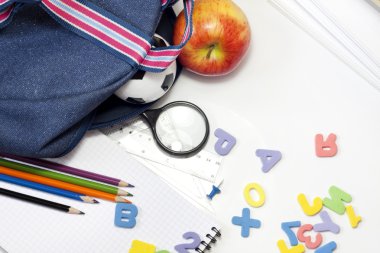 Okul eğitimine geri dönüş konsepti