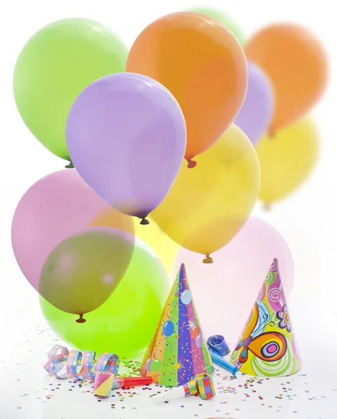Барвистий вечірній день народження новорічний фон з повітряними кулями — стокове фото