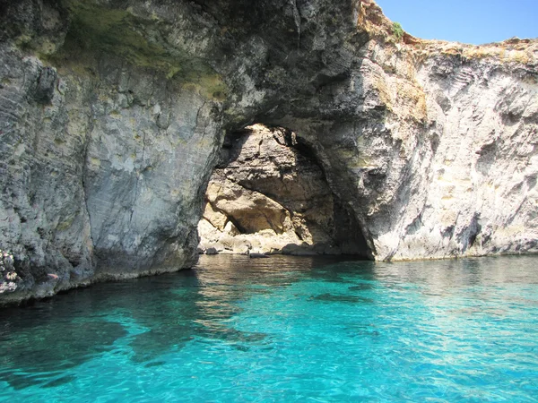 Изумрудная пещера - Мальта — стоковое фото