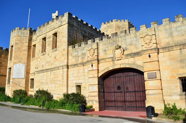 Ett gammalt medeltida slott i malta — Stockfoto
