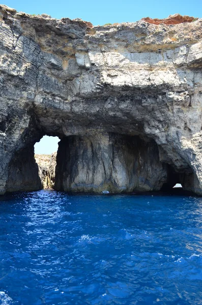 Comino jaskinie - malta — Zdjęcie stockowe