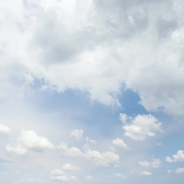 밝은 적 운 구름 — 스톡 사진