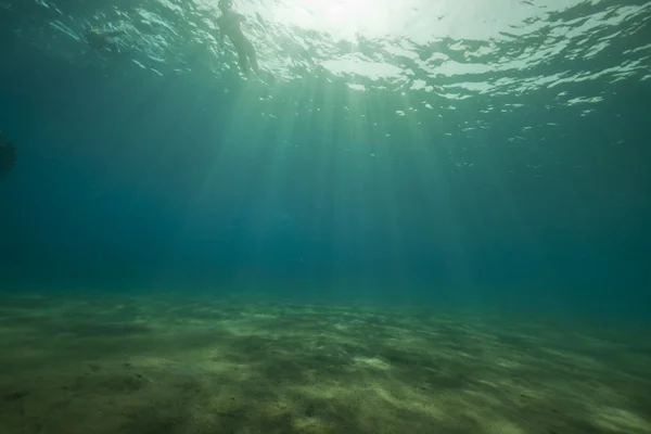 Oceano e sole nel Mar Rosso . — Foto Stock