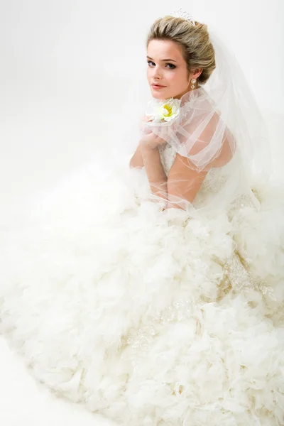 Модная невеста — стоковое фото