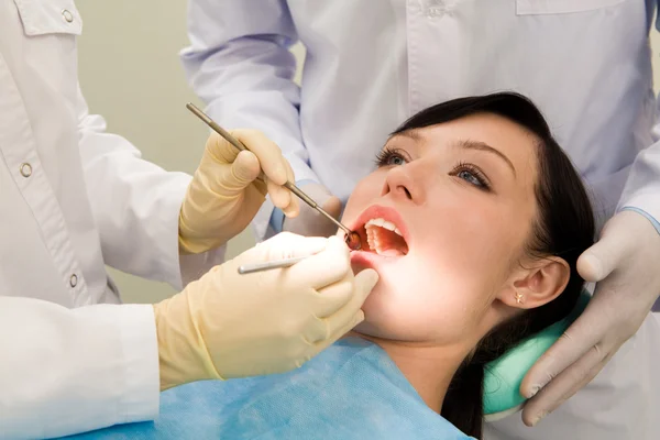 Вивчення зубів — стокове фото