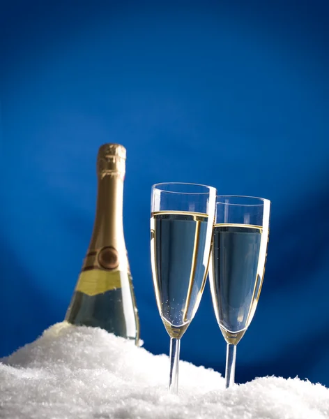 Cooling champagne Royalty Free Stock Photos