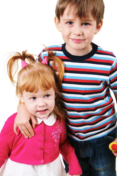 Erkek ve kız kardeş — Stok fotoğraf