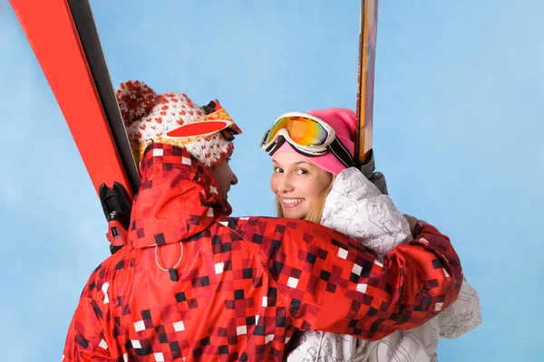Narty kobiecew ośrodku narciarskim — Zdjęcie stockowe