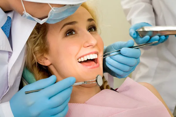 Diş tedavisi — Stok fotoğraf