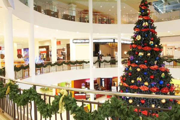 En el centro comercial de Navidad — Foto de Stock
