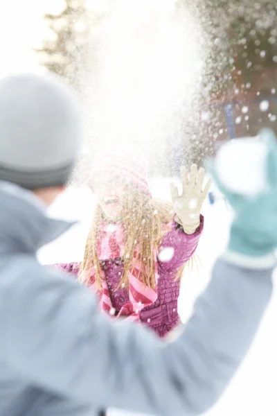 雪で遊ぶ — ストック写真