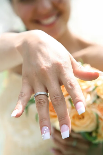 Bruiden hand — Stockfoto