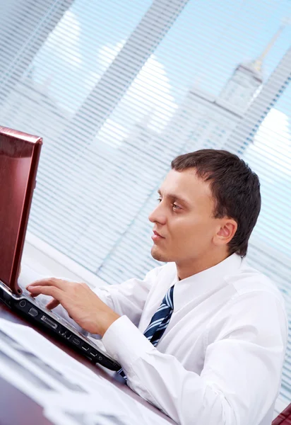 Businessman typing — Stock Photo, Image