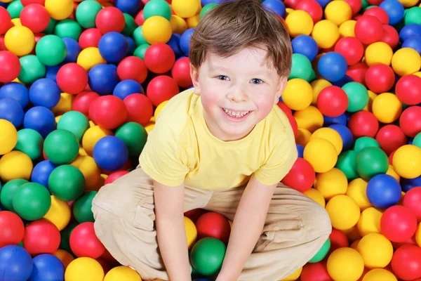 Çocuk ve topları — Stok fotoğraf