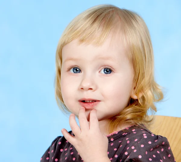 Schattig meisje — Stockfoto