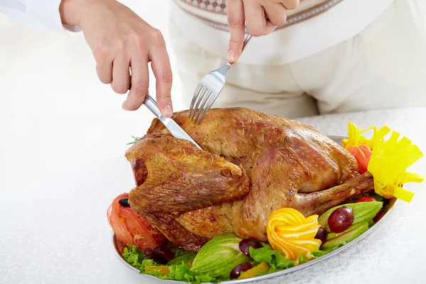 Cutting turkey — Stock Photo, Image
